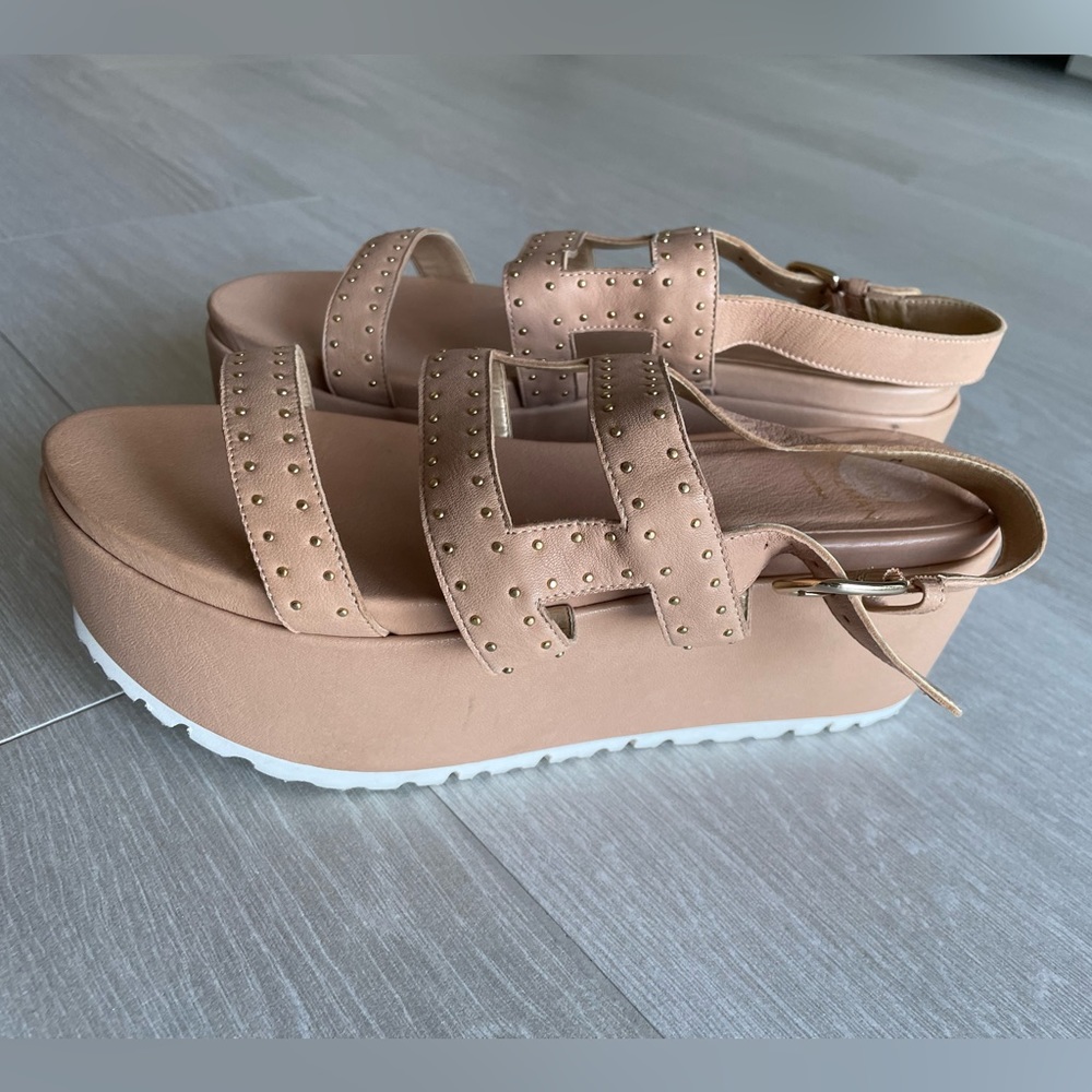 Stuart Weitzman Beige Platform Wedge, Size 8 - image 4